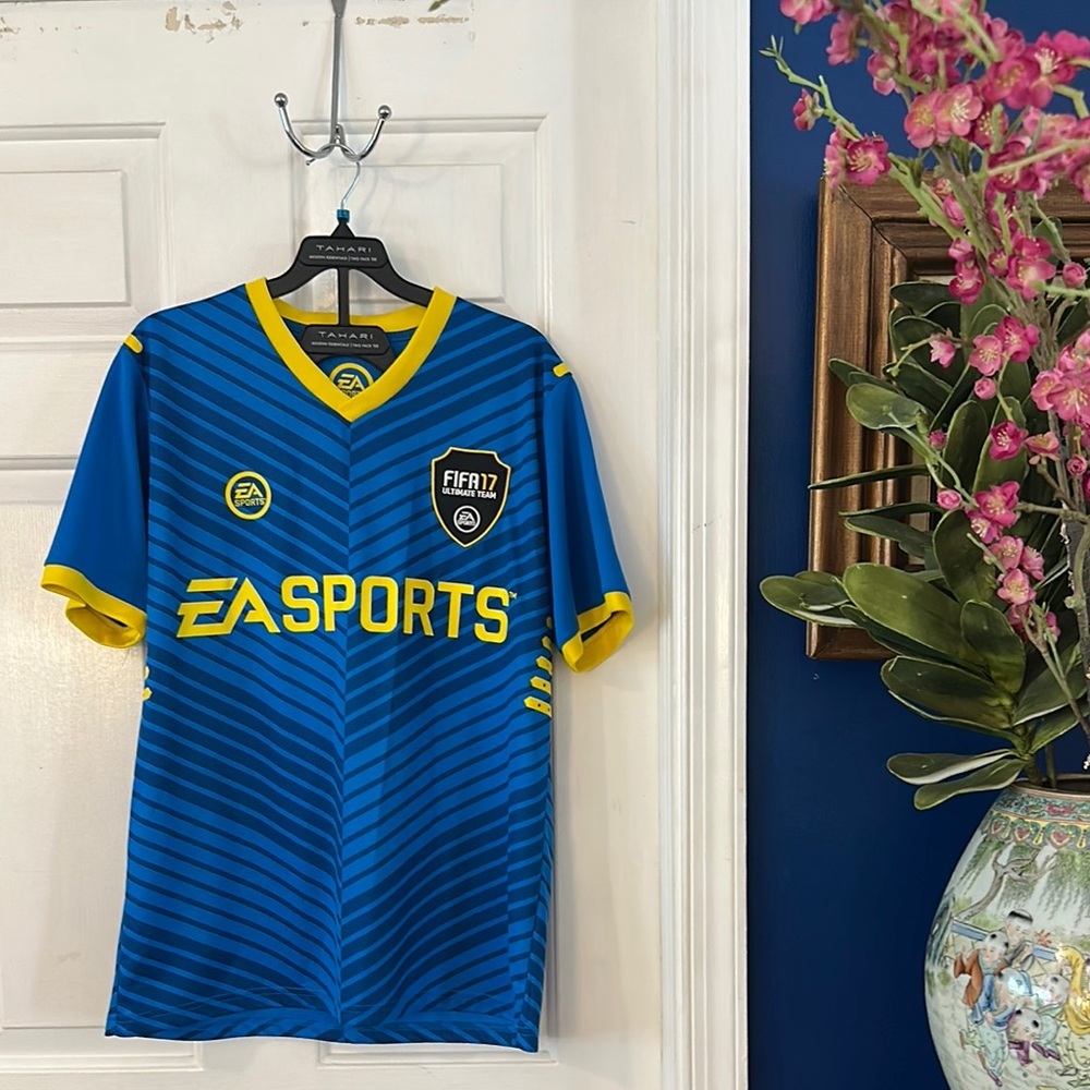 EA Sports FIFA FUT FOOTBALL SOCCER Jersey Size Small